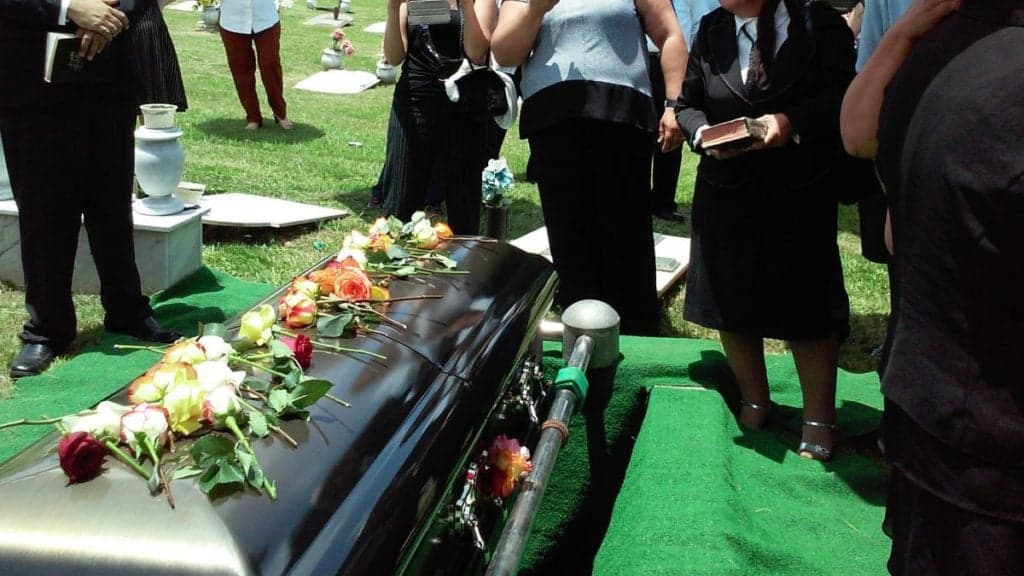 Luto! Cantor é encontrado morto aos 43 anos com corpo destroçado e amarrado em árvore: "Desumano"