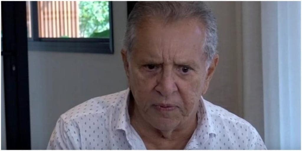 "Cansado, visão e problemas de memória": Carlos Alberto descobre doença mortal, após exame para câncer