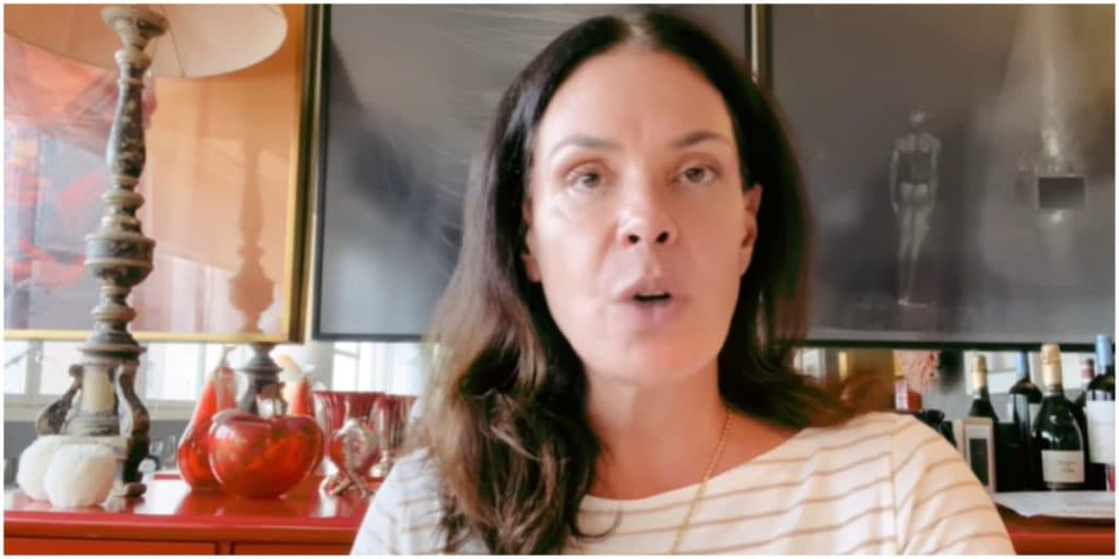 Grávida aos 47 anos, Carolina Ferraz fala pela primeira vez sobre maternidade: "Eu queria muito"