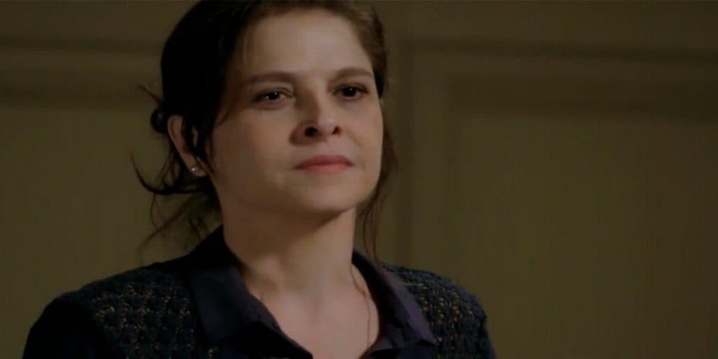 Império: Cora mergulha na fonte da juventude, vira novinha e assassina a sangue frio; descubra quem morre