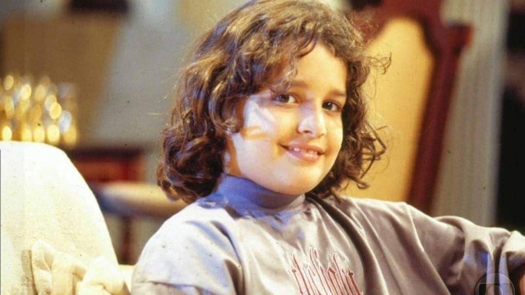 Ator mirim da novela A Viagem, cresce, arranca roupa, se assume, coloca salto e empina bumbum redondinho