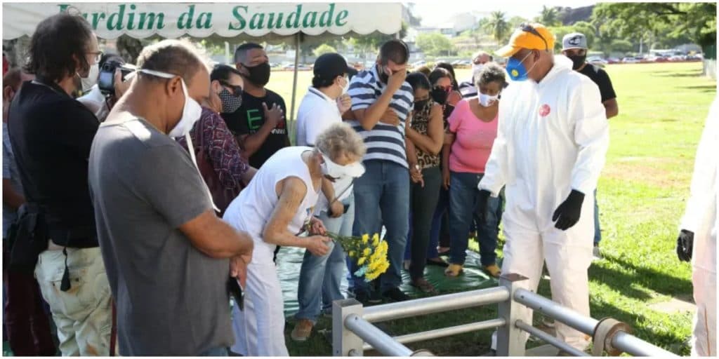 Agnaldo Timóteo tem cerimônia de sepultamento no Rio de Janeiro e momento é restrito aos familiares