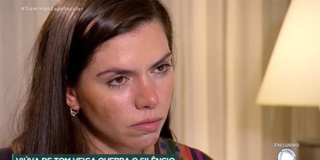 Cybelle Hermínio fala sobre o que está sofrendo após ser acusada de envenenar Tom Veiga (Foto: Reprodução) Cybelle Hermínio fala sobre o que está sofrendo após ser acusada de envenenar Tom Veiga (Foto: Reprodução)
