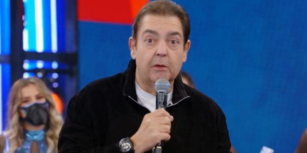 "Isso aqui não", Faustão, após trair à Globo e humilhar funcionário, escorraça e grita até com famosa