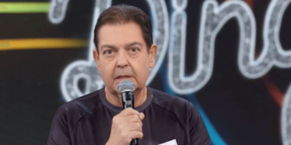 Faustão usa objeto valioso e deixa telespectadores pasmos com valor (Foto: Reprodução)