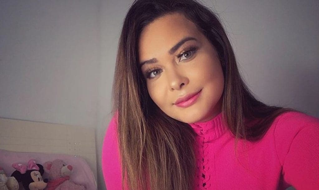 Geisy Arruda, após surgir roçando em cano, abusa de decote, parte íntima salta e fãs pedem: "Deixa eu chupar"