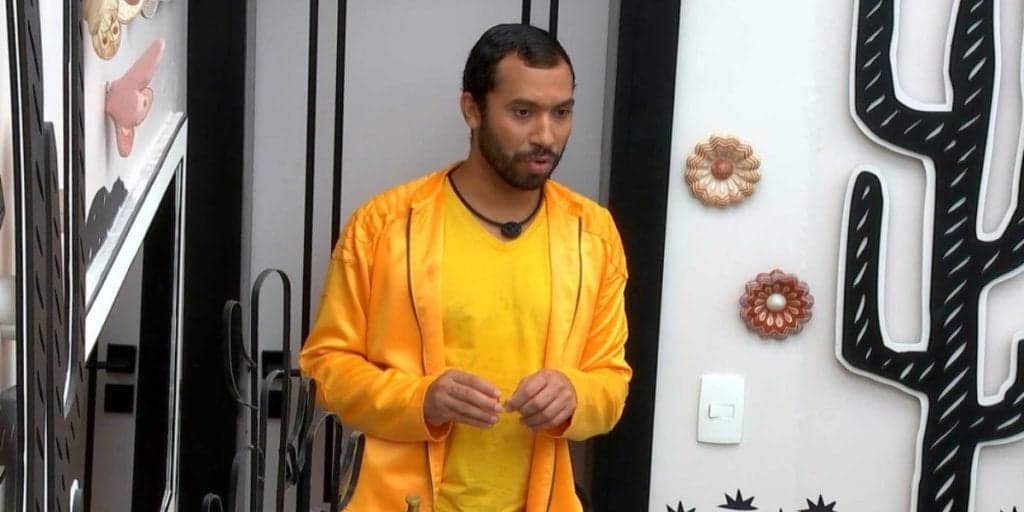 Gil perde a sanidade, faz promessa ousada no BBB21 e confirma: "Sem mão na frente"