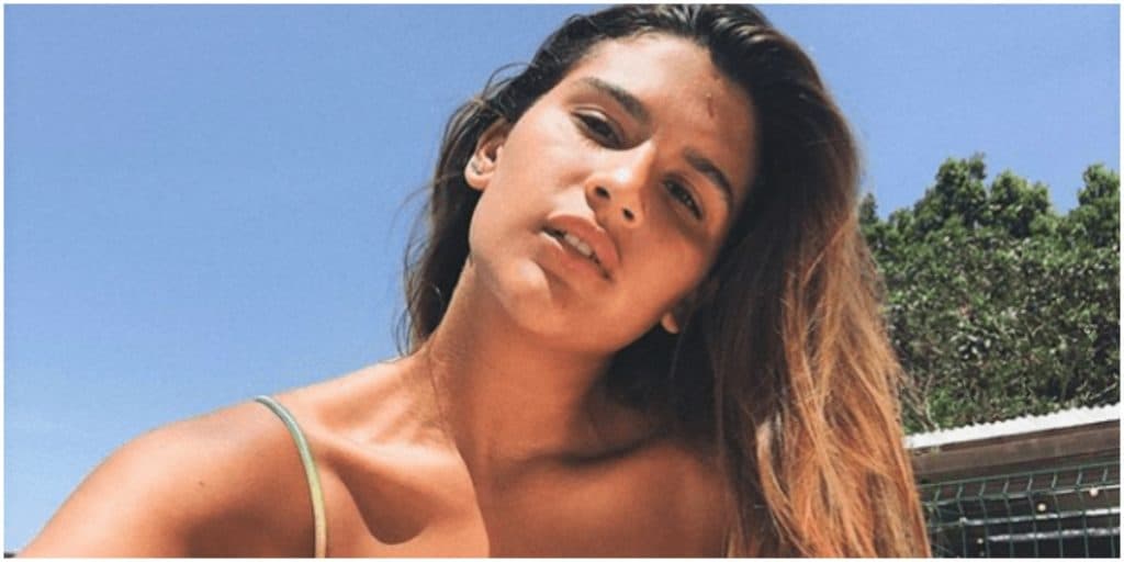 Giulia Costa, após detonar sobre relação de amizade, deixa parte íntima de fora: "Gostosa''