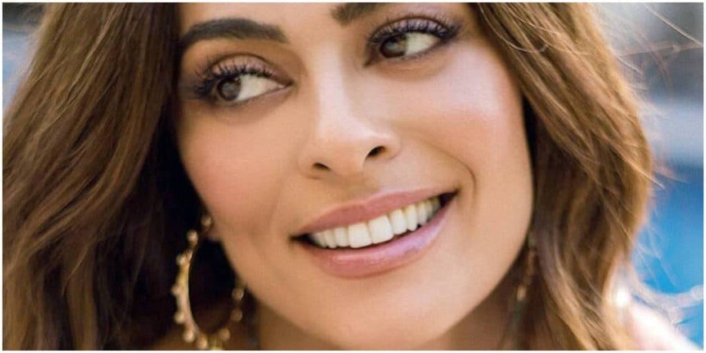 Juliana Paes exibe o 'cofrinho' de José Loreto nos bastidores da novela Pantanal