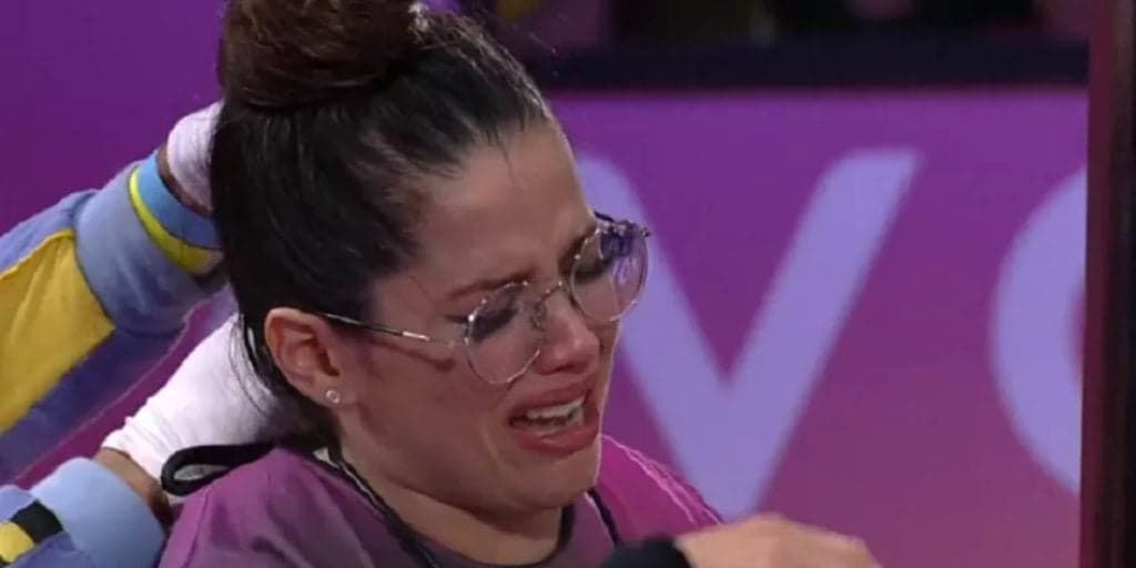 "Eu queria dar orgulho a vocês. Desculpa, mãe", lamenta Juliette, após pedir pra sair do BBB21