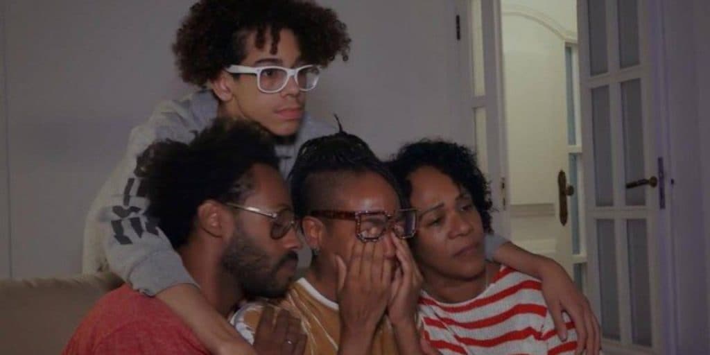 "Eu não sou essa coisa", desabafa Karol Conká, desesperada e aos prantos após rever cenas do BBB21