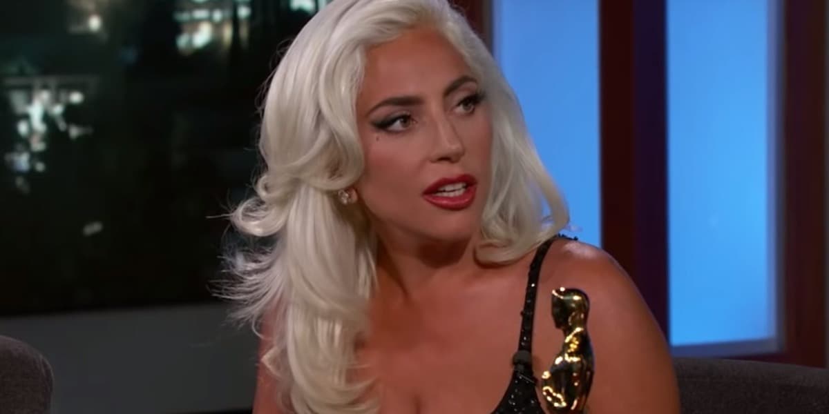 Lady Gaga desmorona e expõe dor terrível (Foto: Reprodução) Lady Gaga desmorona e expõe dor terrível (Foto: Reprodução)