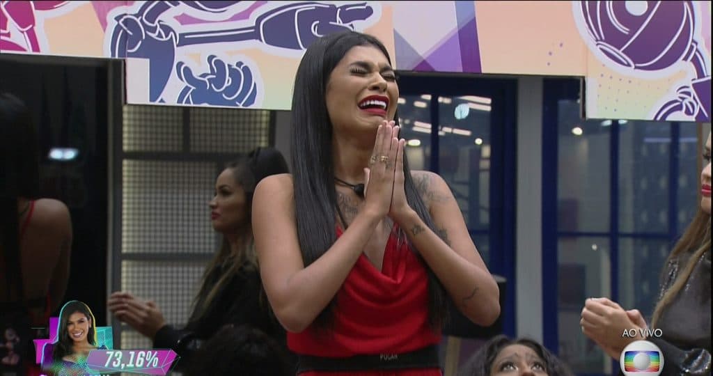 BBB21: Pocah é eliminada, "morre na praia", e desaba com saída