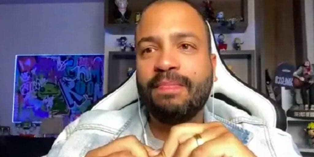 Projota vai ao fundo do poço após BBB21, vê carreira despencar e reflete: "Culpa da produção"