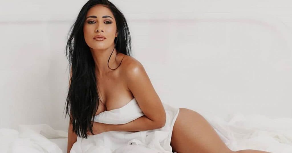 Simaria ousa, após ter suposta foto expondo genitália, deixa roupa colada demais e o inesperado é visto: "Vazou"