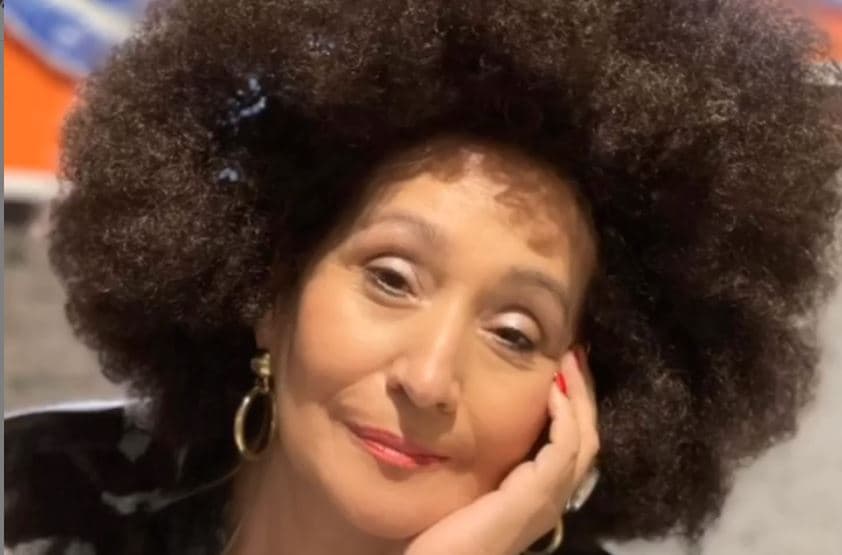 Após polêmica de João Luiz, Sonia Abrão assume novo visual e surpreende público: "É bonito"
