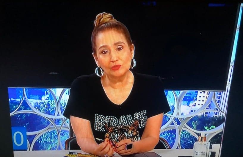Sonia Abrão dá pior notícia do mundo, desliga TV ao fundo e comunica na RedeTV: "Infelizmente"