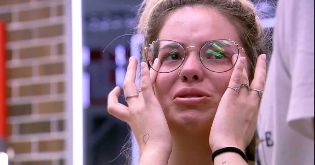 Mãe de Viih Tube abre o jogo sobre fama de porca da filha no BBB21 e detona falta de banho: "Não gosta"