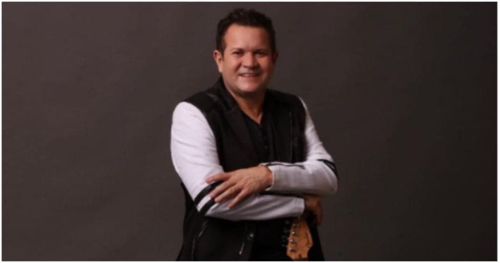 Ximbinha, após deixar mulher grávida e se casar com Joelma, comemora chegada de bebê: "Feliz"
