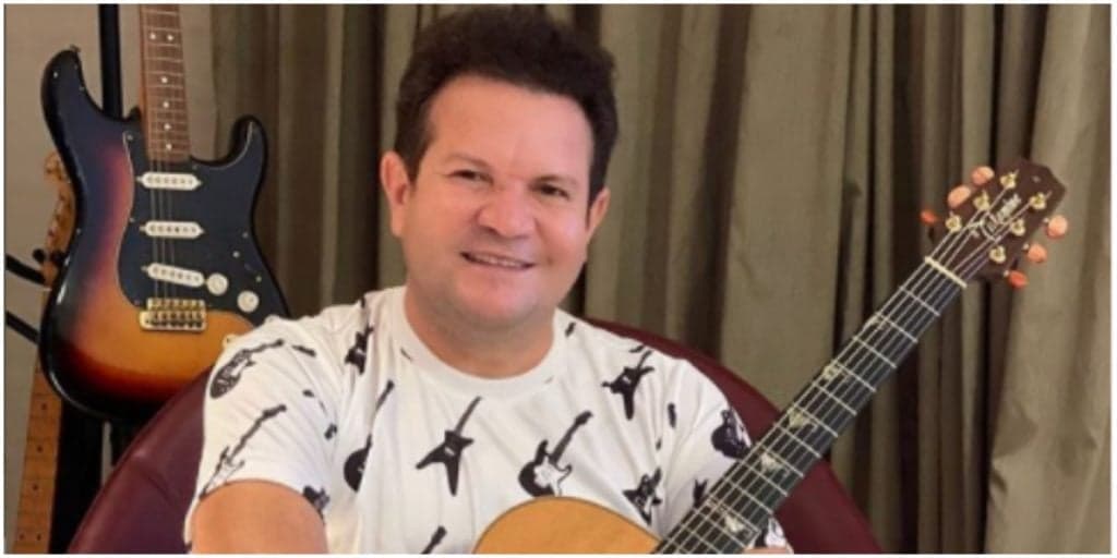 Ximbinha assume romance com novinha linda e confessa que menina é pivô de separação: "Traição"