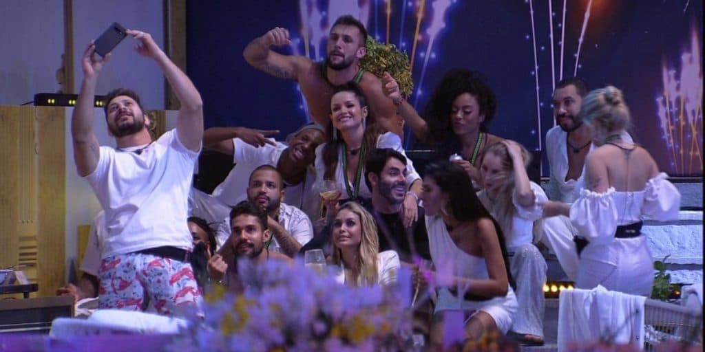 Globo proíbe participantes do BBB de participarem de A Fazenda 13 na Record