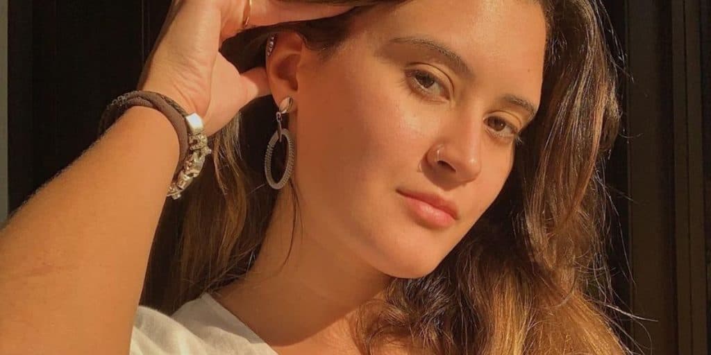 "E a vontade", Bia Bonemer, filha de Fátima Bernardes, após detonar relação lésbica, explode em imagem
