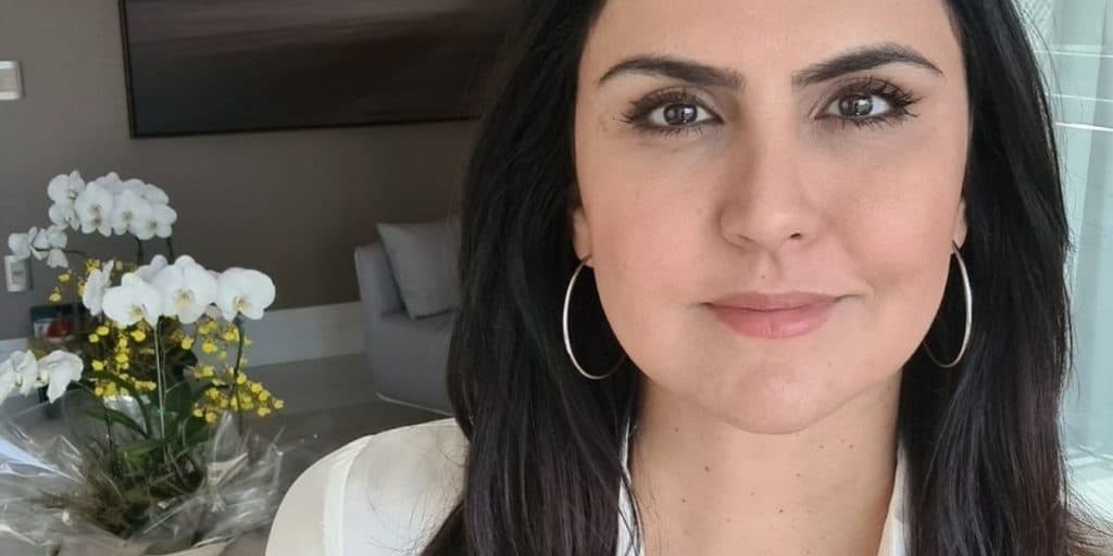 “Peço a Deus que me proteja", Carla Cecato amanhece demitida, humilhada e faz comunicado às câmeras