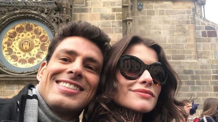 Alinne Moraes postou foto ao lado do ex-namorado Cauã Reymond