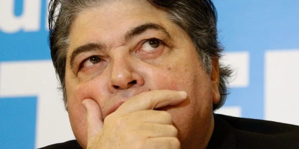 "Desmaio urgente", Datena passa mal e precisa ser acudido por equipe às pressas, ao vivo, na Band
