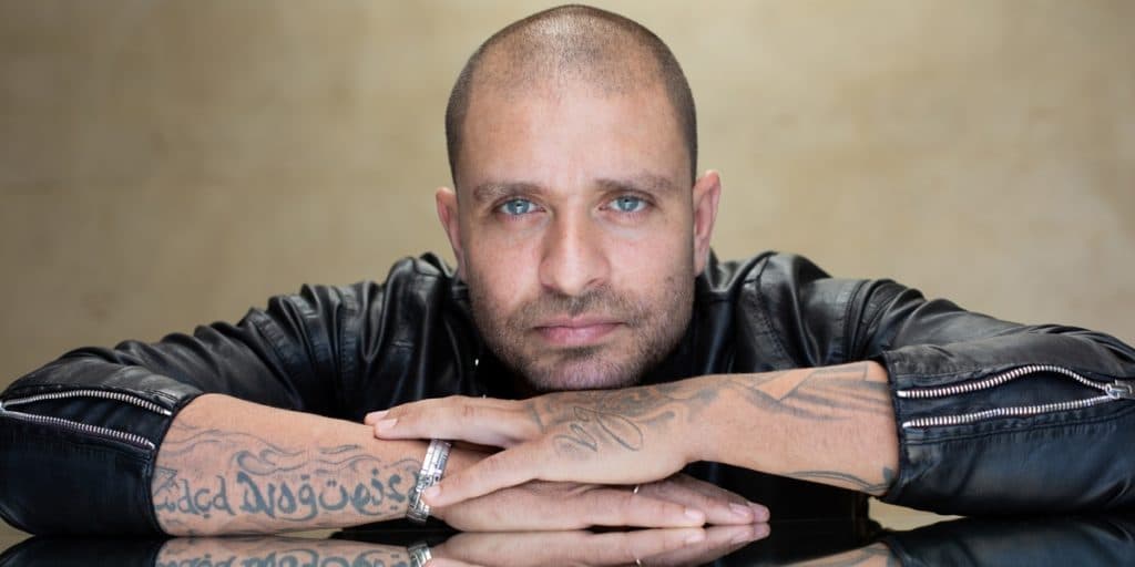 Diogo Nogueira surge agarrado com companheiro e assume de vez todo o amor ao Brasil: "Parceiro da vida"