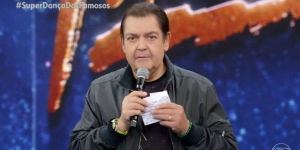 Luto urgente: Faustão paralisa programa às pressas na Globo para comunicar perda de famoso: "Triste"