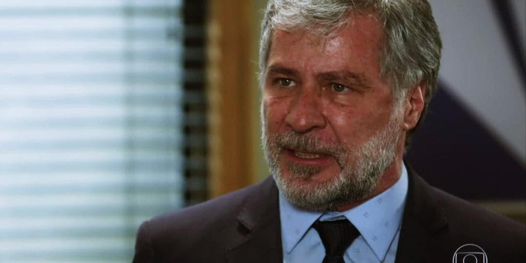 Salve-se Quem Puder - Hugo arranca a máscara, tortura Helena e exige segredo: "Fala"