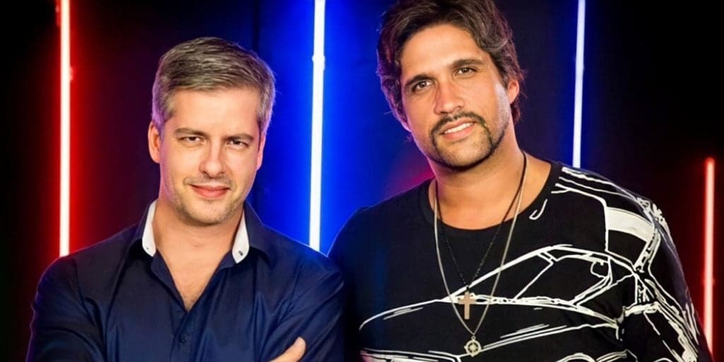 Em momento raro, Léo Chaves aparece ao lado do irmão Victor e fãs imploram: “Volta dessa dupla”