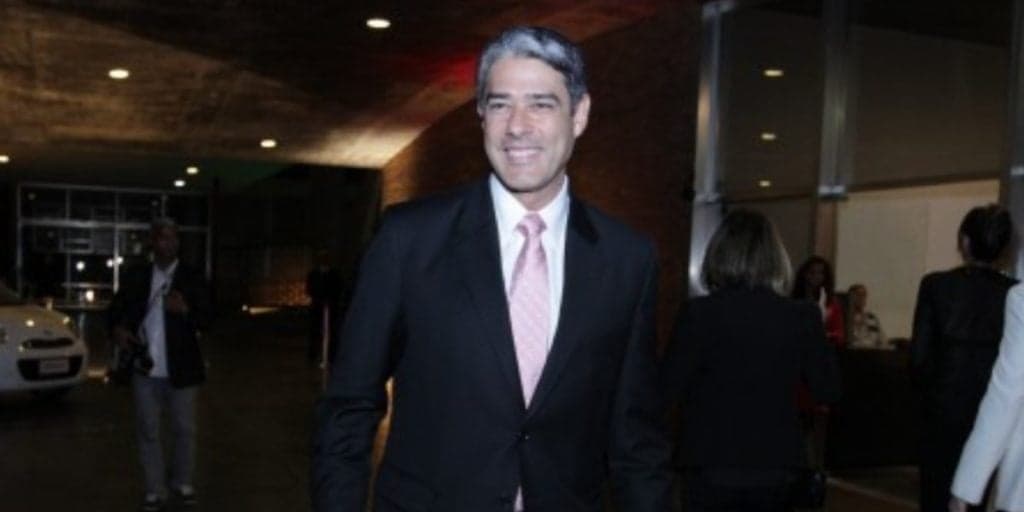 "No dia seguinte e acabou": William Bonner surta, quebra protocolo da Globo e anuncia fim após 36 anos