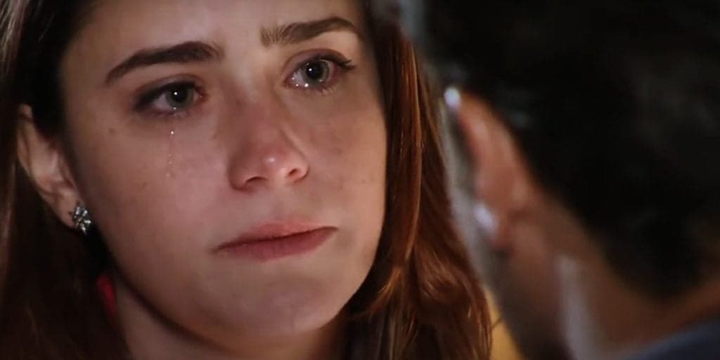 A Vida da Gente: Ana, desprezada por Manu, revela pensamento suicida e assusta Lúcio