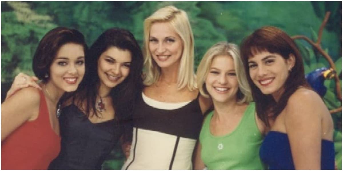 Às cinco mulheres que comandavam o Fantasia, programa do SBT (Foto: Reprodução) Às cinco mulheres que comandavam o Fantasia, programa do SBT (Foto: Reprodução)