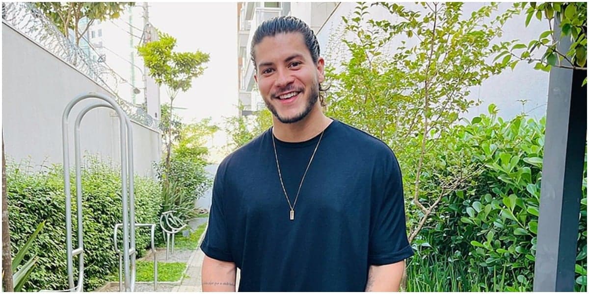 O ator Arthur Aguiar, da Super Dança dos Famosos - Foto: Reprodução