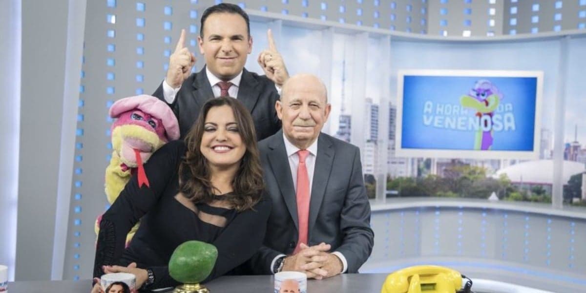 Reinaldo Gottino, Fabíola Reipert, Renato Lombardi e até a cobra Judite garantem ótimos salários com o "Balanço Geral SP" (Foto: Divulgação/Record)