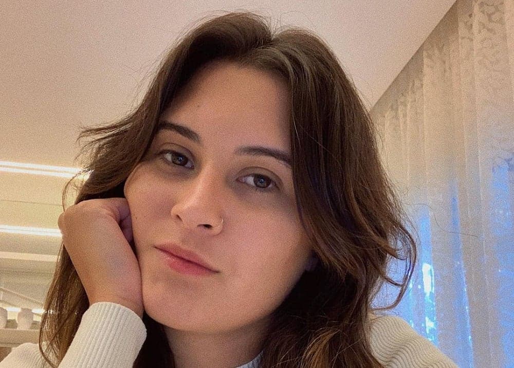 "Fico", filha de Fátima Bernardes, Bia Bonemer admite sexualidade após caso com filha de global