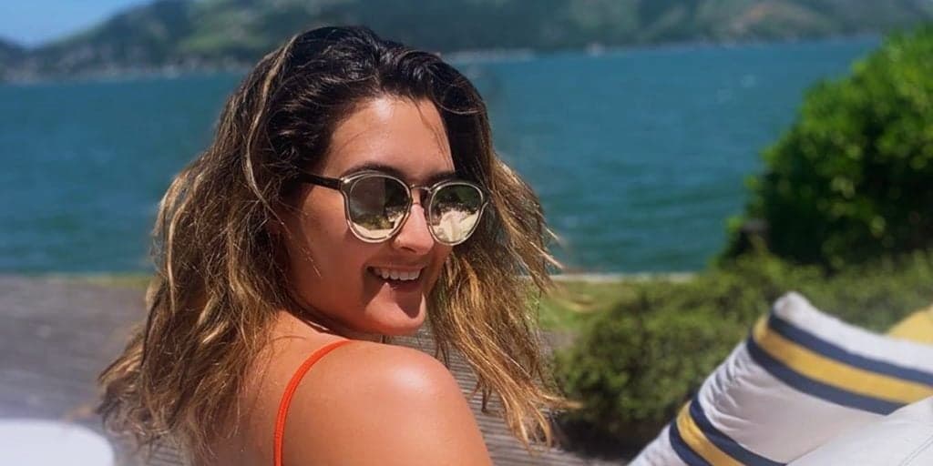 Filha de Fátima Bernardes, Bia Bonemer, surge com biquíni finíssimo e deixa corpão à mostra: "Gostosa demais"