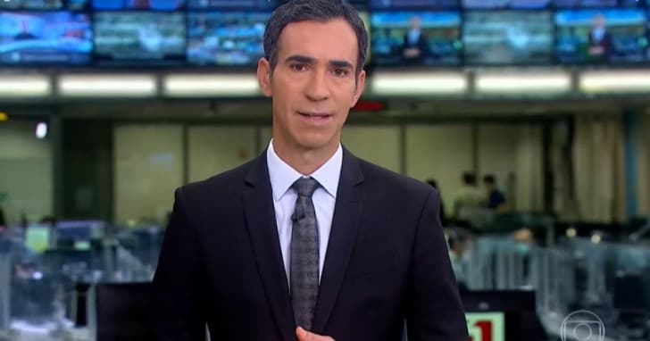 César Tralli é pego no flagra com mulher em carro e tampa p*u com as mãos, após notícia de separação