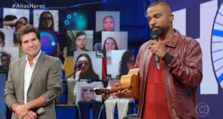 Daniel e Alexandre Pires no “Altas Horas” especial de Dia das Mães (Foto: Reprodução/TV Globo) Daniel e Alexandre Pires no “Altas Horas” especial de Dia das Mães (Foto: Reprodução/TV Globo)