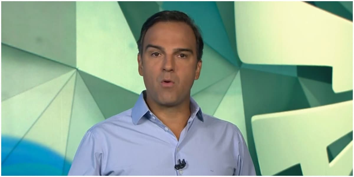 Tadeu Schmidt surpreendeu no Jornal Nacional - Foto: Reprodução Tadeu Schmidt surpreendeu no Jornal Nacional - Foto: Reprodução