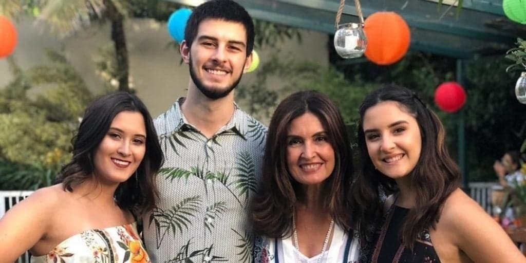 Filho de Fátima Bernardes se assume namoro