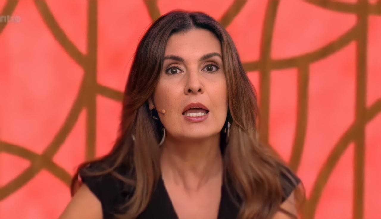 Fátima Bernardes é pega no meio do mato e dá o que falar (Foto: Reprodução/Globo)