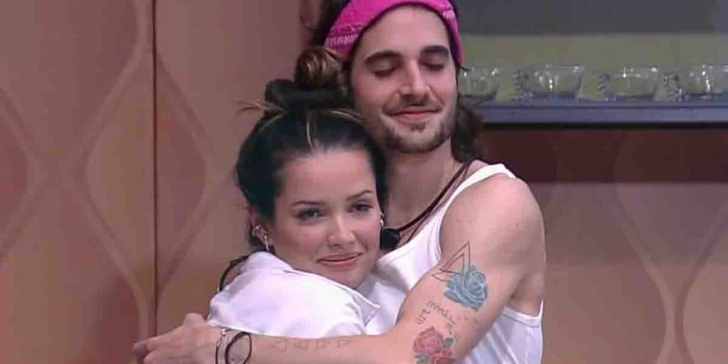 Juliette, após beijo quente em Fiuk no BBB21, tira a roupa e vai parar na cama com o rapaz: "Ótimo"