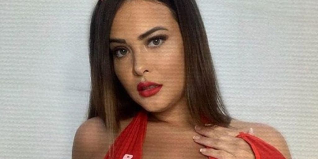 Geisy Arruda mostra partes íntimas em ensaio sensual e lingerie branca transparente revela demais: "Dá pra ver tudo"