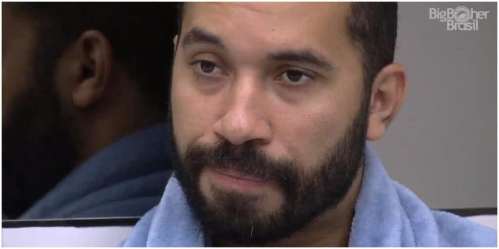 Gil do Vigor tem reencontro histórico com pai após 15 anos e foto bomba é escancarada