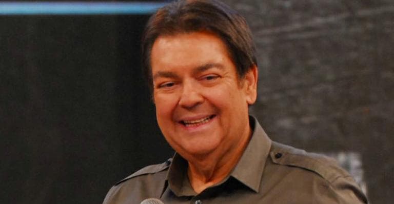 Faustão dá facada nas costas da Record e rouba apresentador de A Fazenda após anúncio oficial: "Não vai"