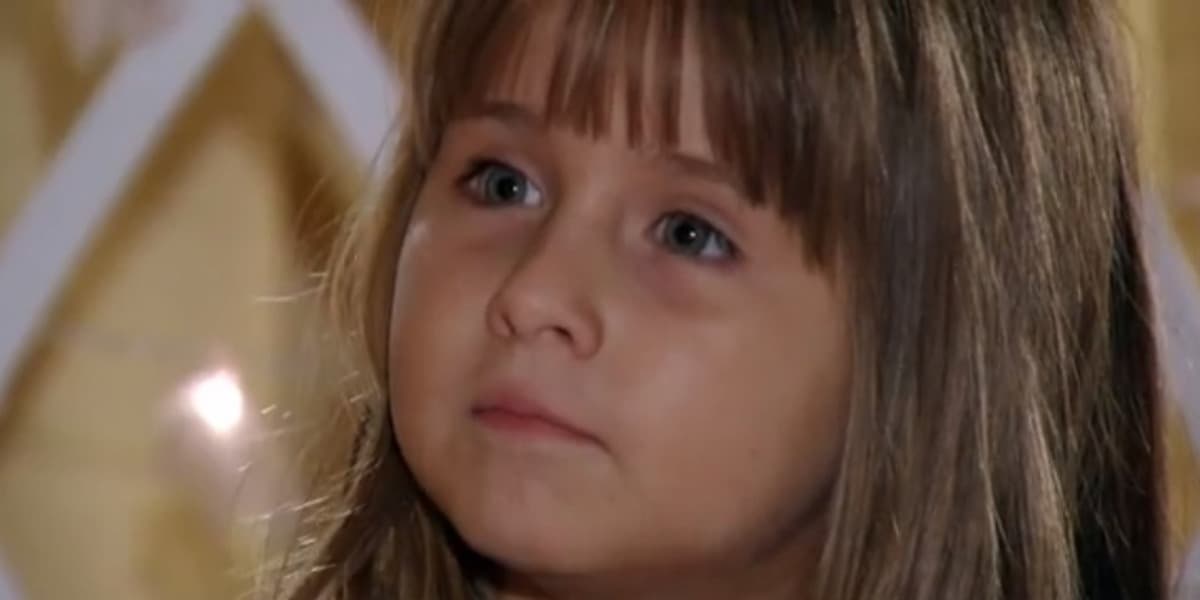 Júlia em A Vida da Gente (Foto: Reprodução)